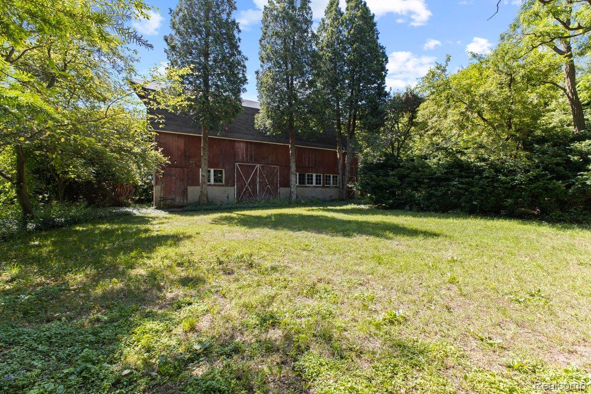 5390 Oak Hill Road