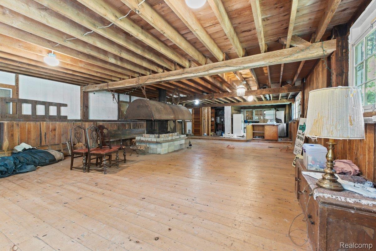 5390 Oak Hill Road