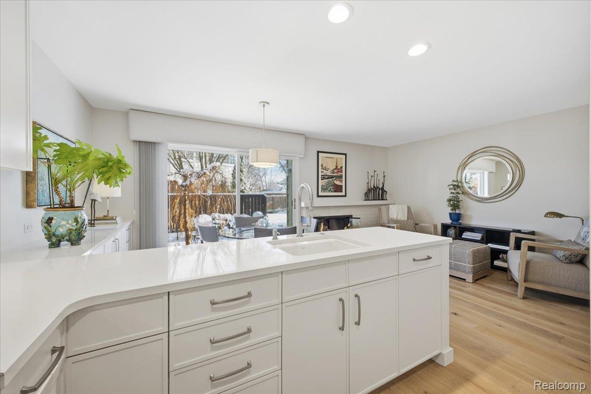 4956 Coventry Road