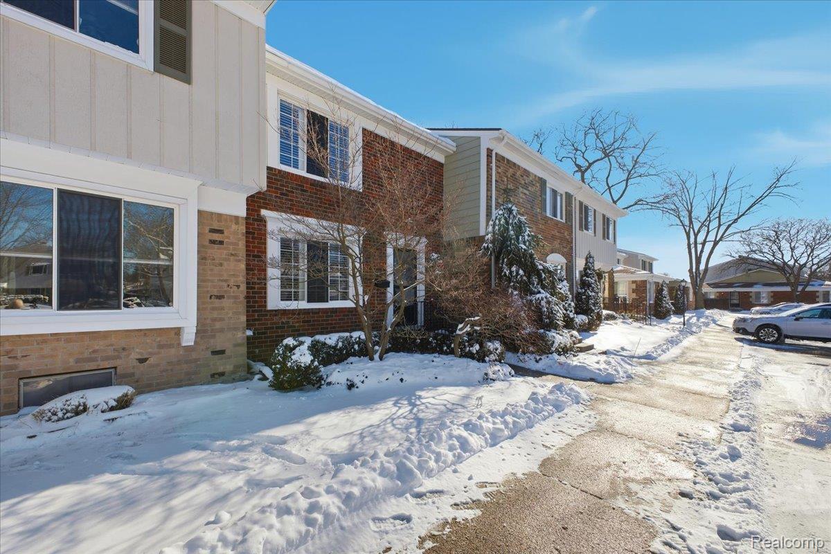 4956 Coventry Road