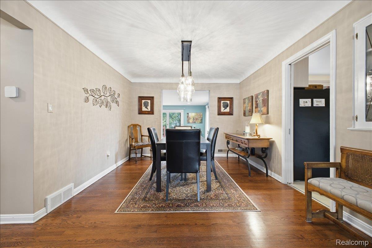 1304 Greenleaf Drive