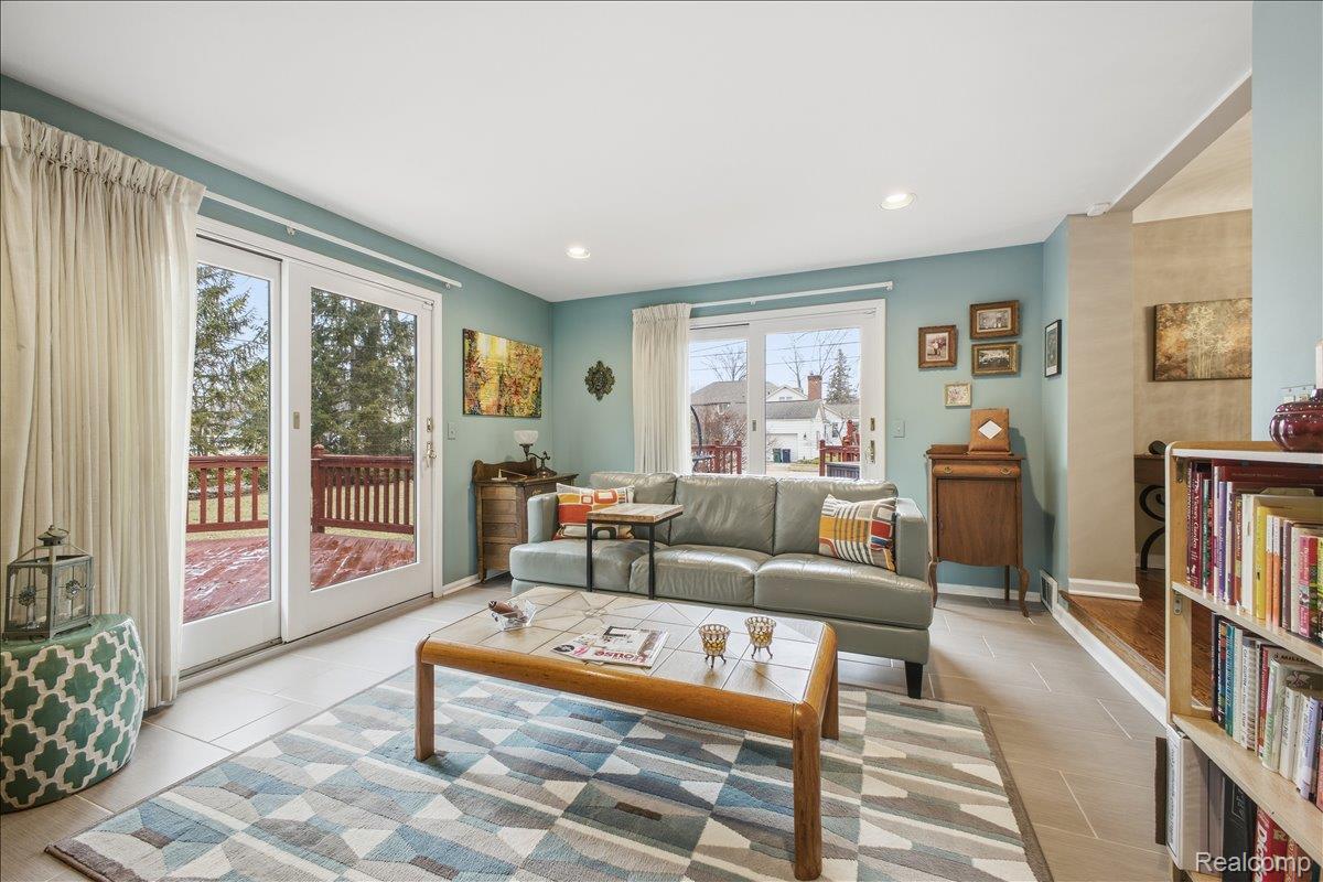 1304 Greenleaf Drive