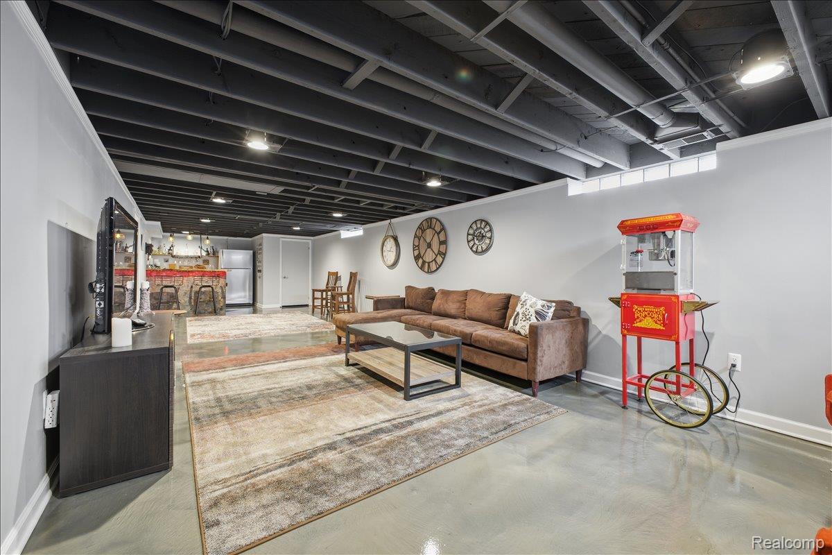 1304 Greenleaf Drive