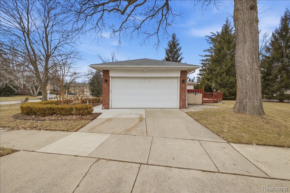 1304 Greenleaf Drive