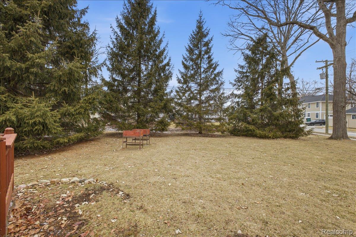 1304 Greenleaf Drive