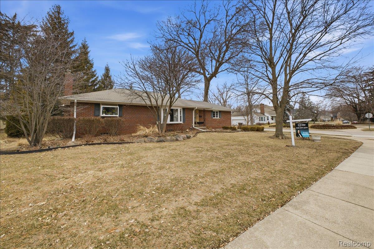 1304 Greenleaf Drive