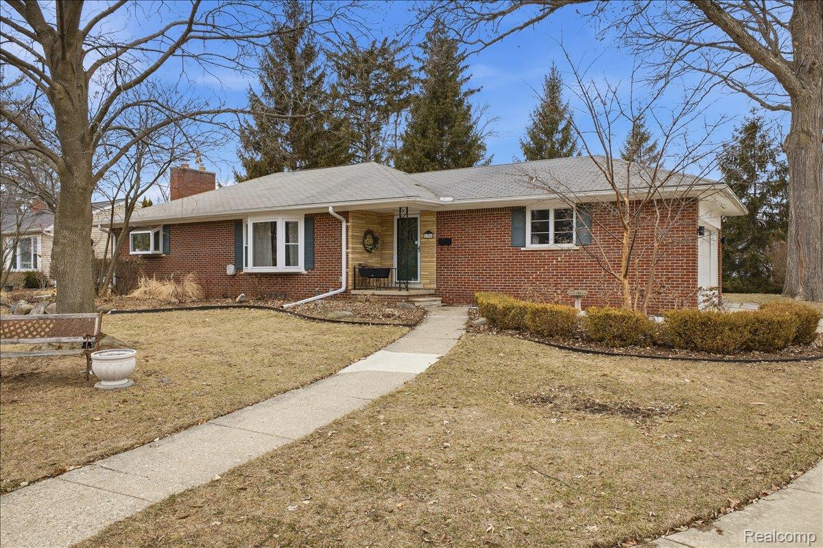 1304 Greenleaf Drive