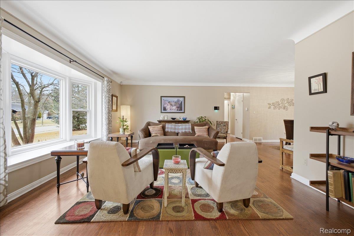 1304 Greenleaf Drive