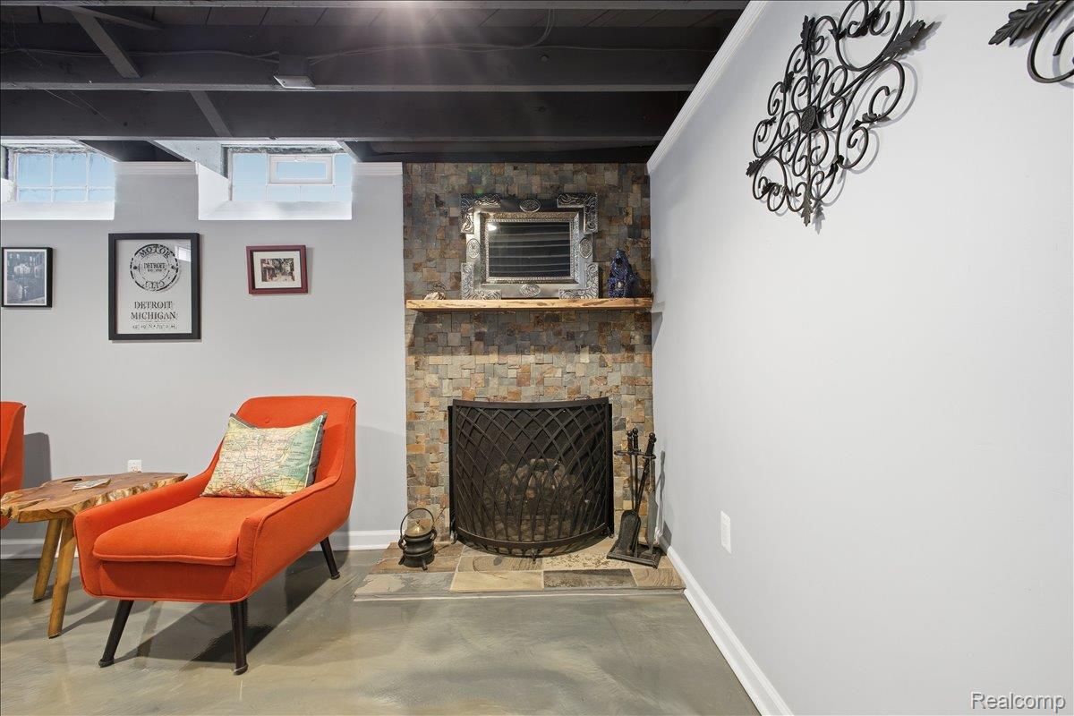 1304 Greenleaf Drive