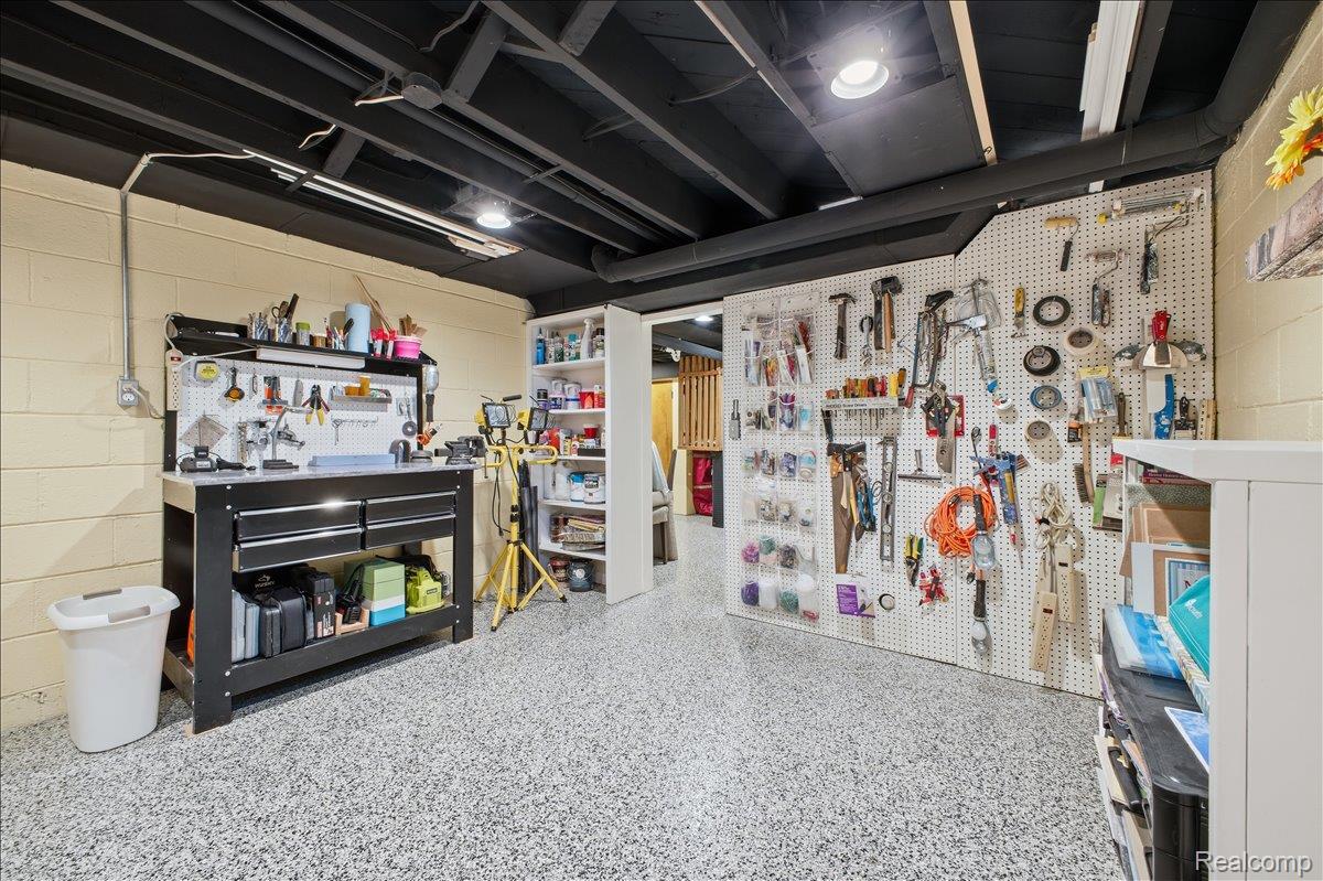 1304 Greenleaf Drive