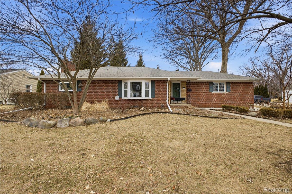 1304 Greenleaf Drive