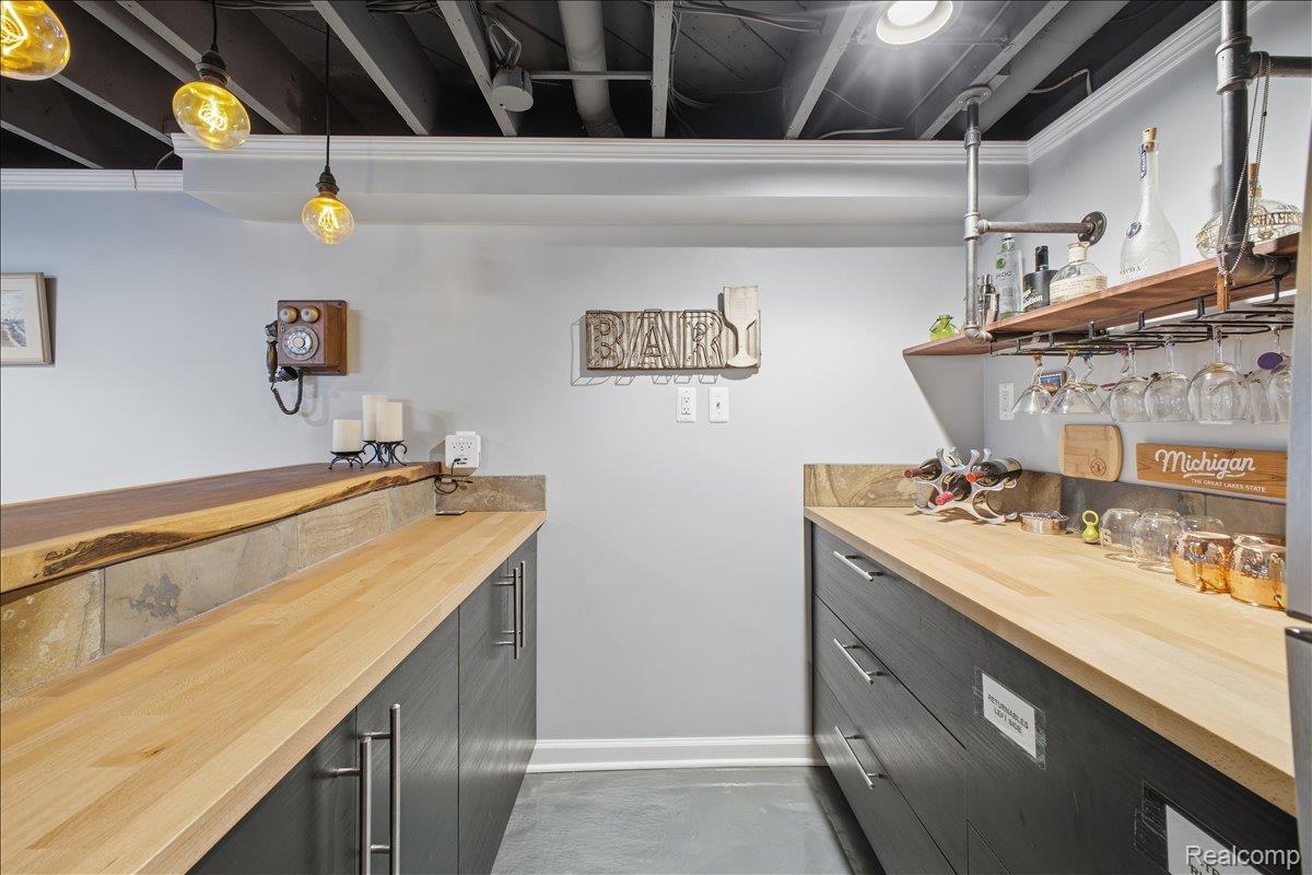 1304 Greenleaf Drive