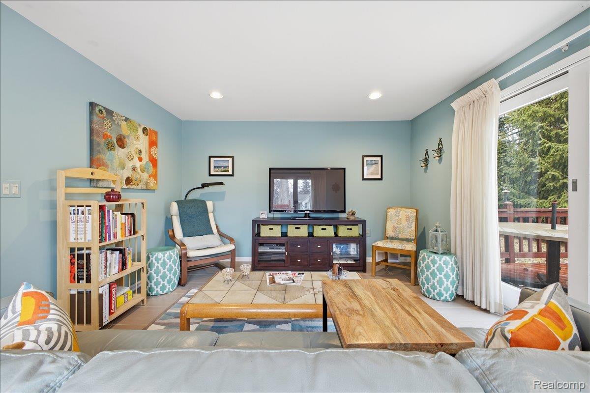 1304 Greenleaf Drive