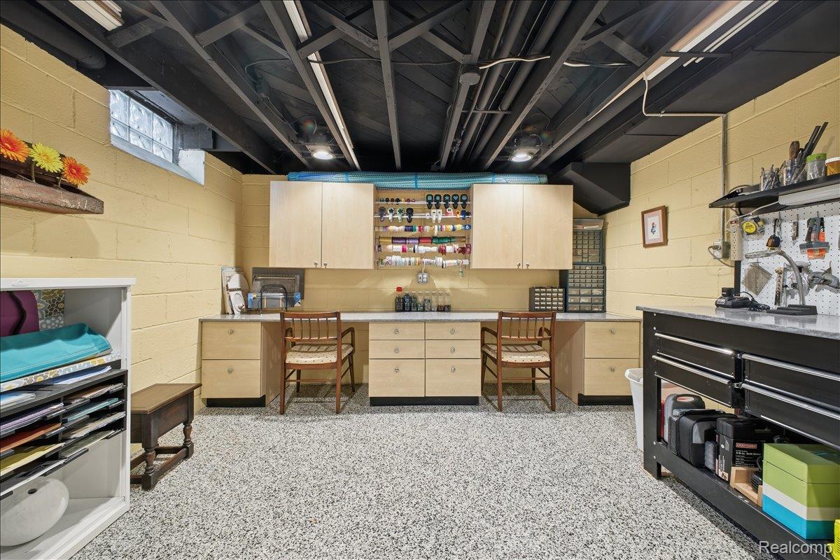 1304 Greenleaf Drive