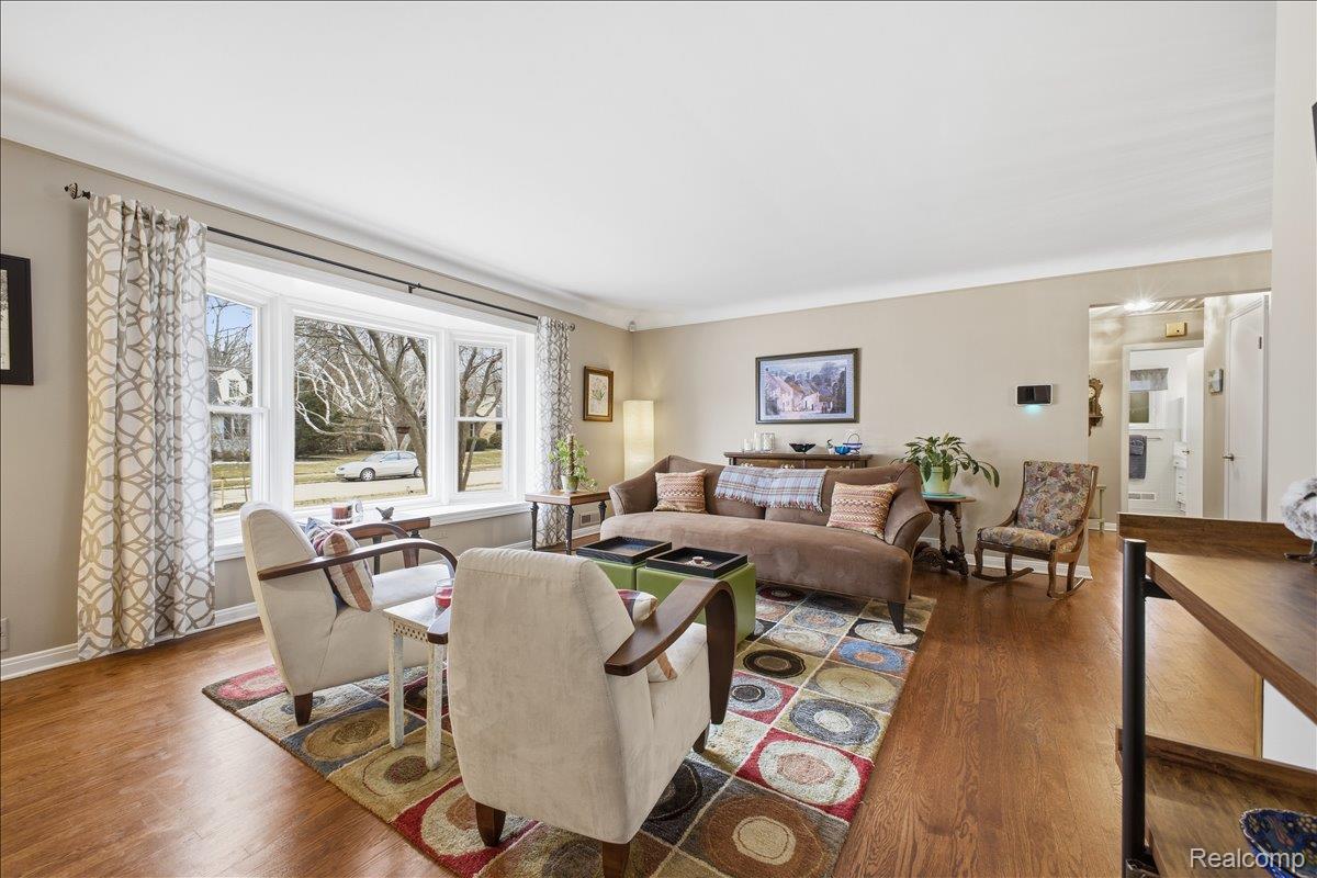 1304 Greenleaf Drive