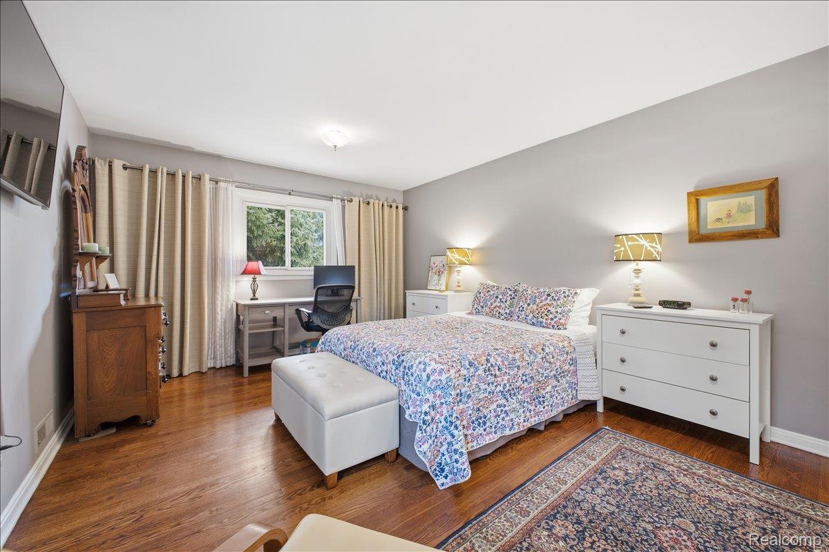 1304 Greenleaf Drive