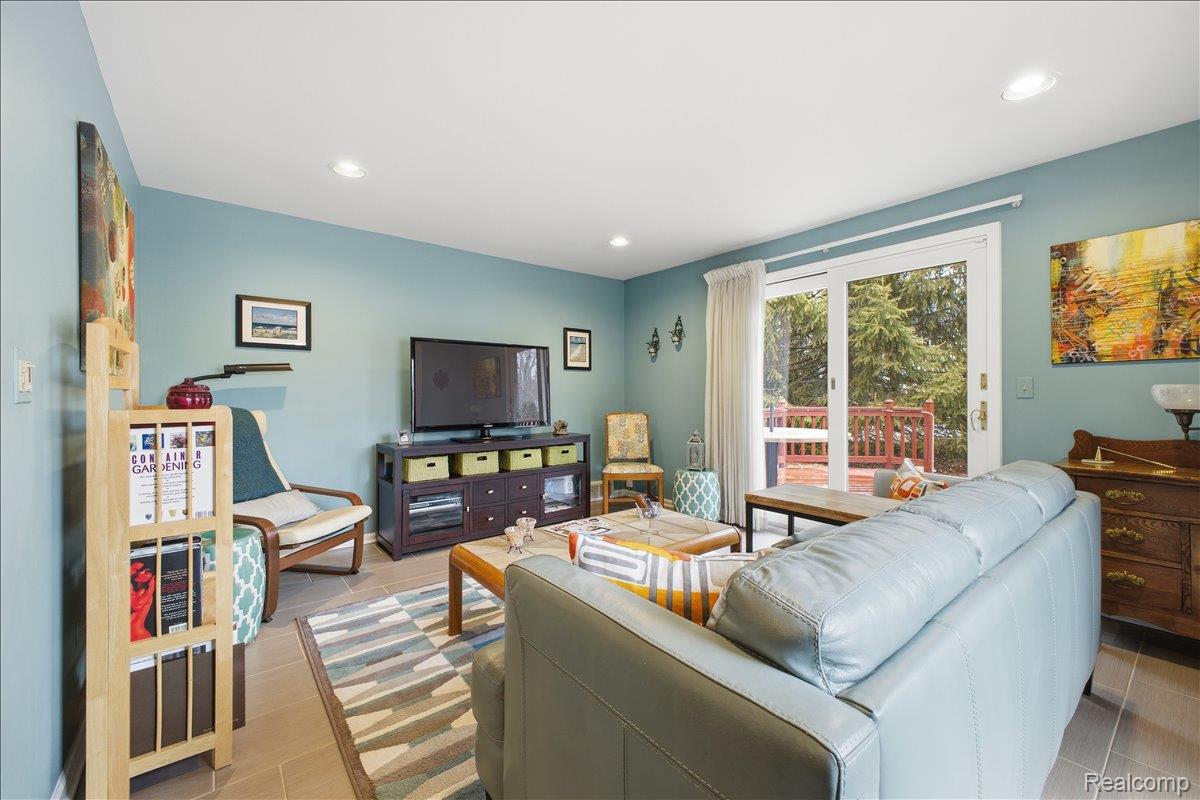 1304 Greenleaf Drive