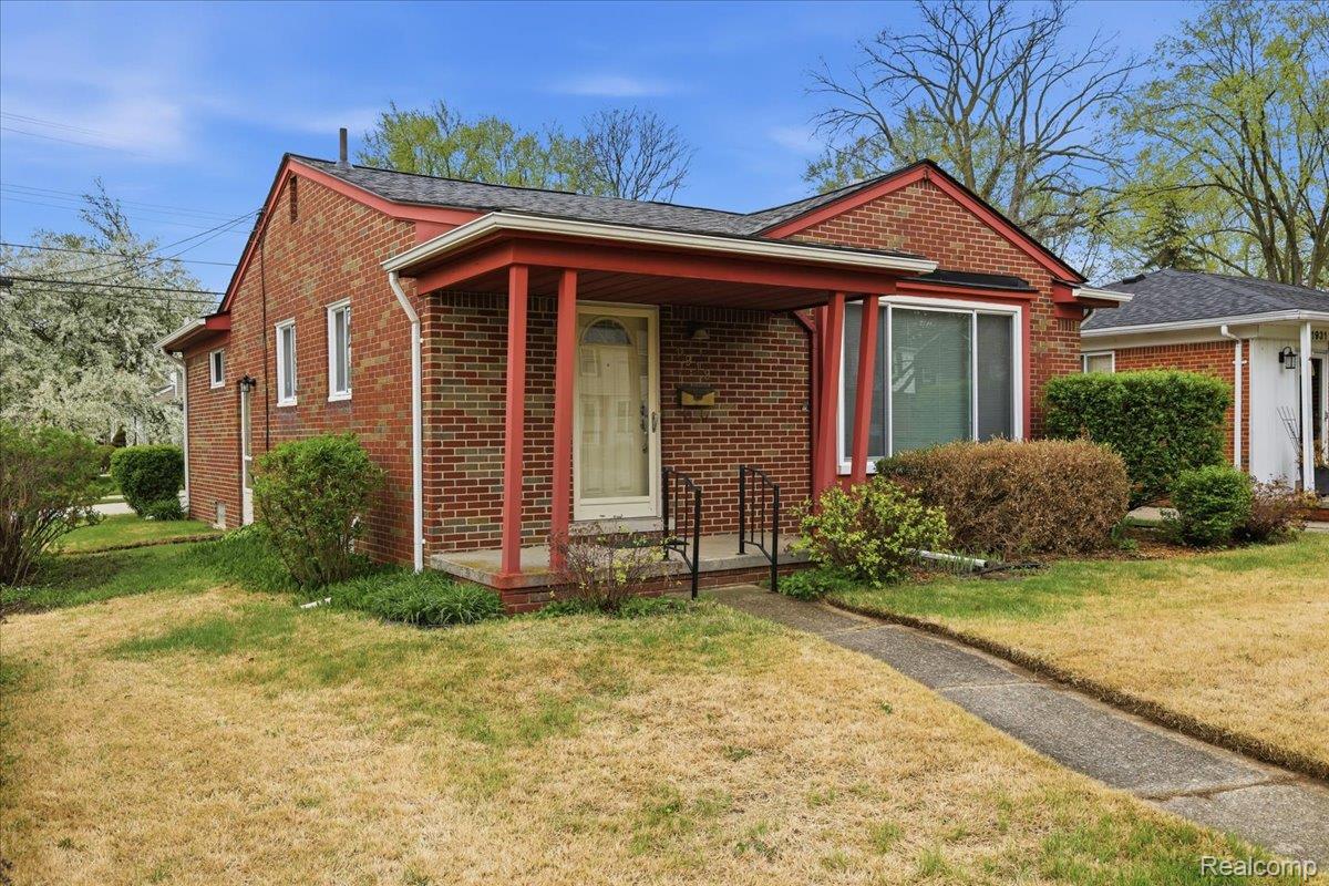 1919 Catalpa Drive