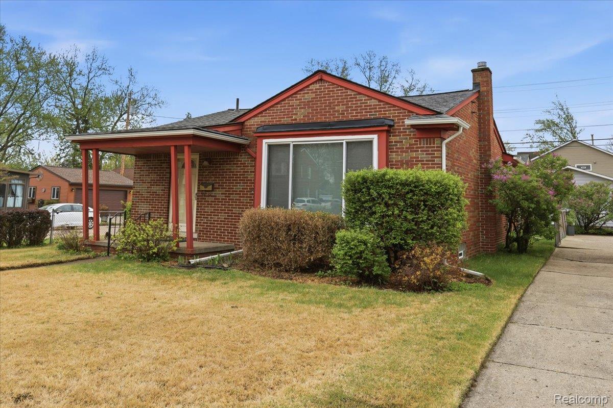 1919 Catalpa Drive