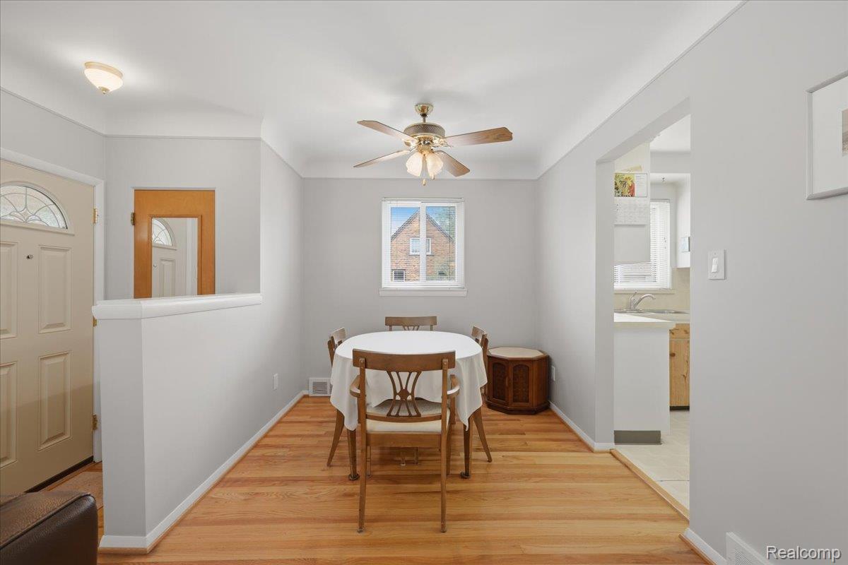 1919 Catalpa Drive