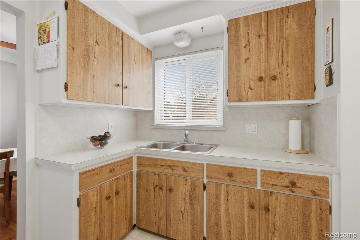 1919 Catalpa Drive