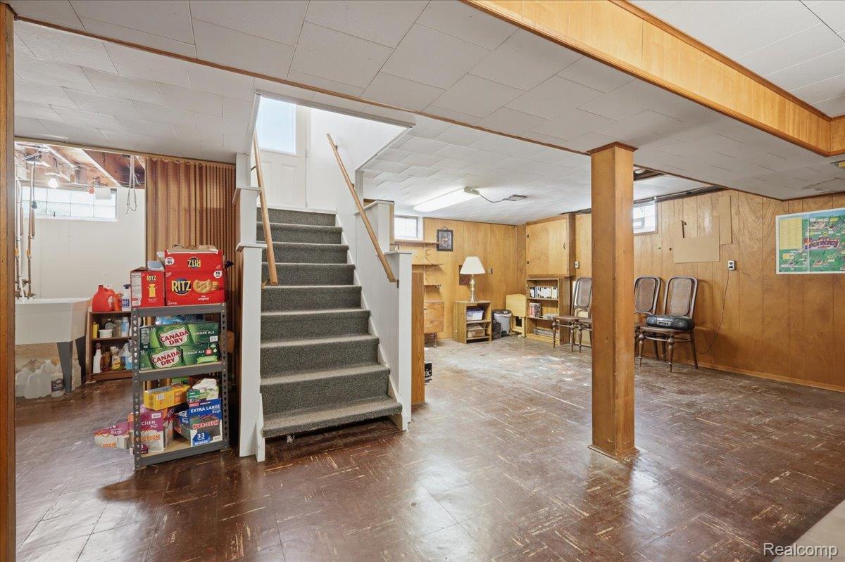 1919 Catalpa Drive