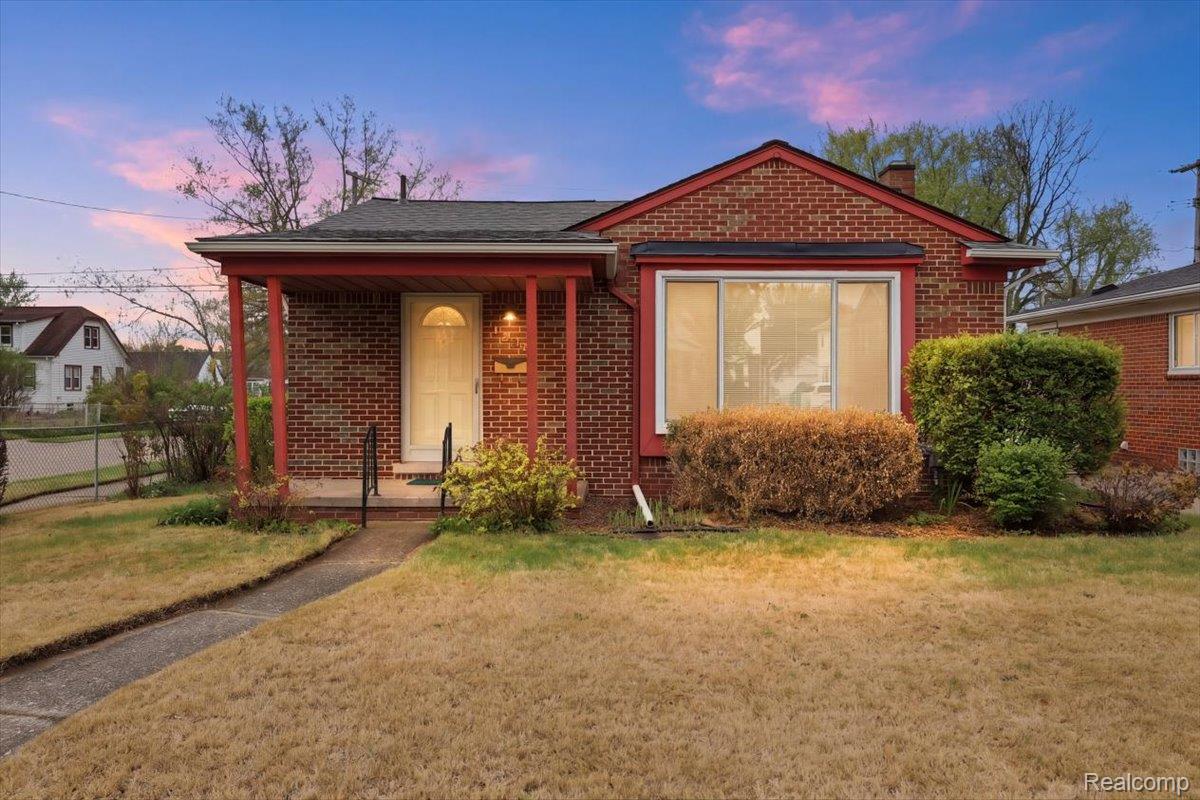1919 Catalpa Drive