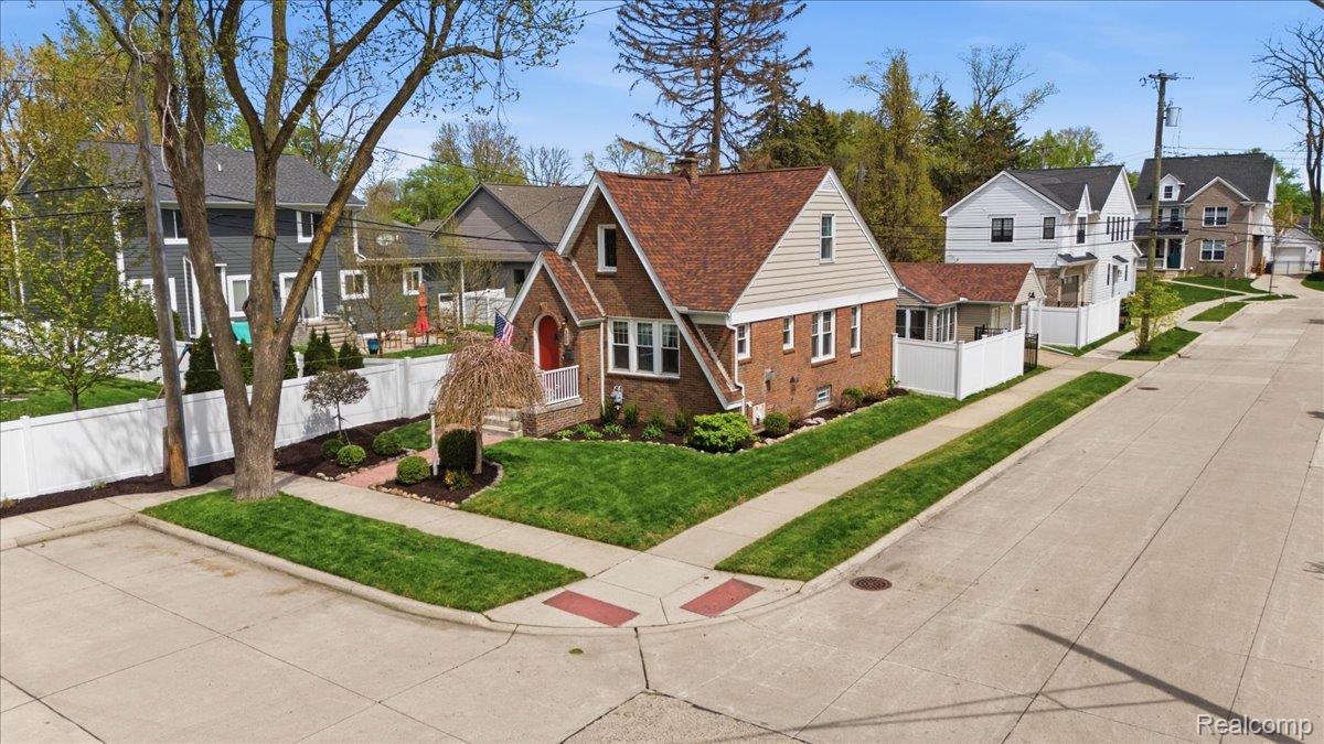 300 N Edison Avenue