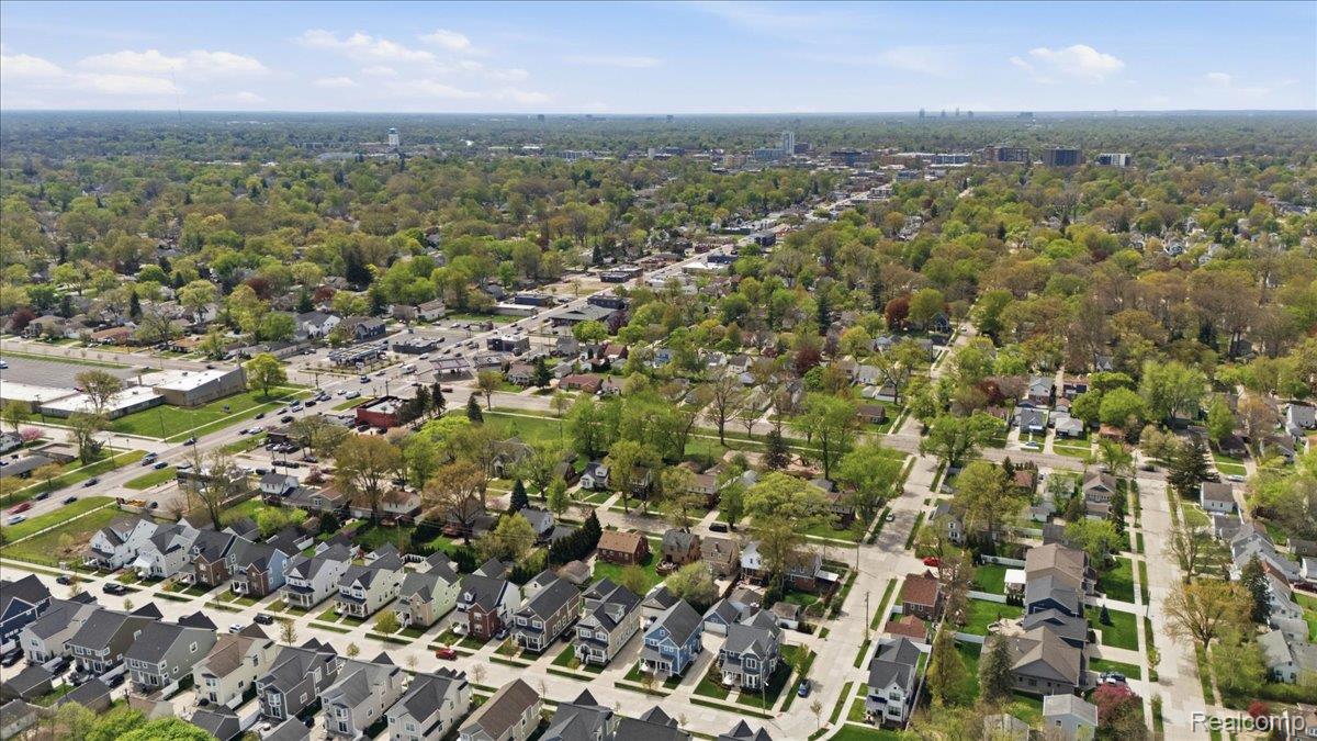 300 N Edison Avenue