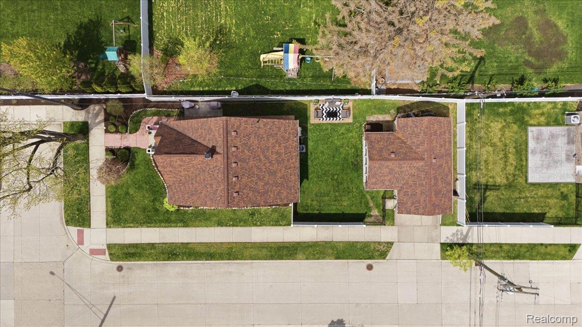 300 N Edison Avenue