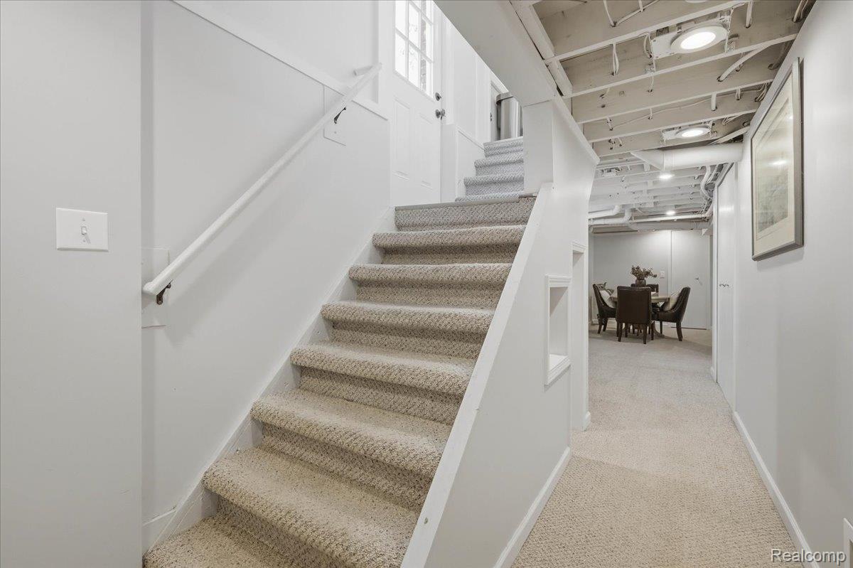 300 N Edison Avenue