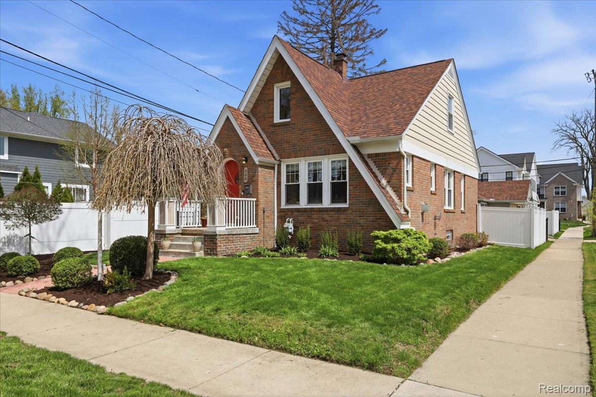 300 N Edison Avenue