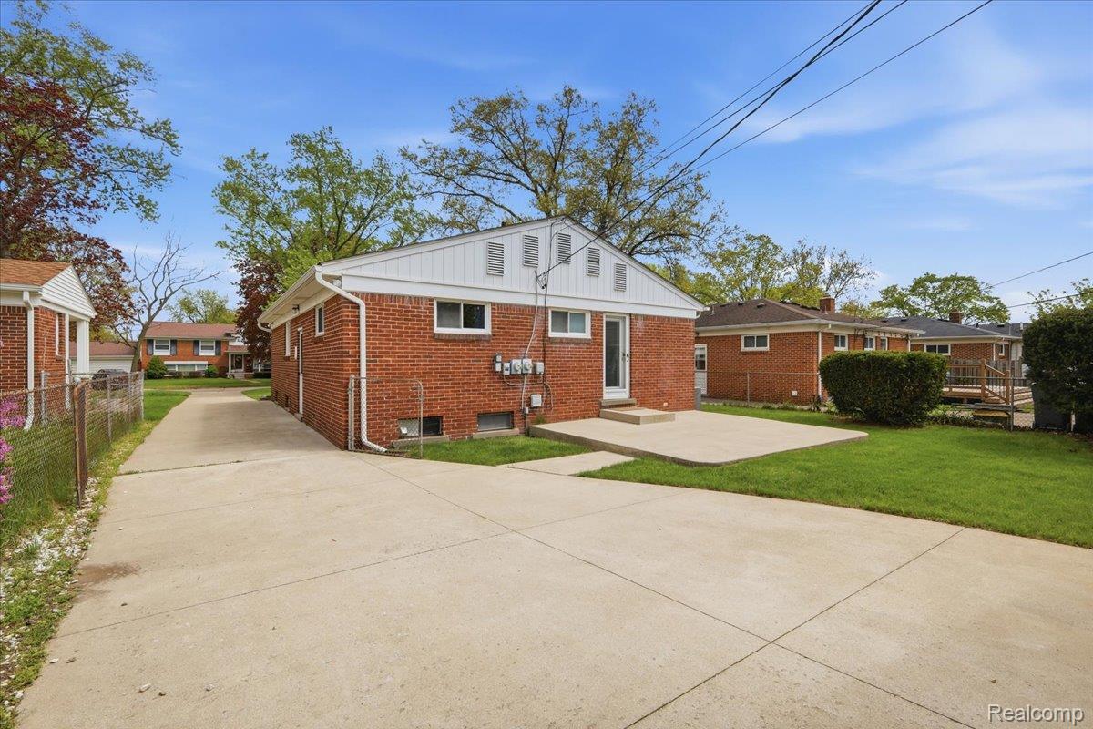 2915 Oliver Road