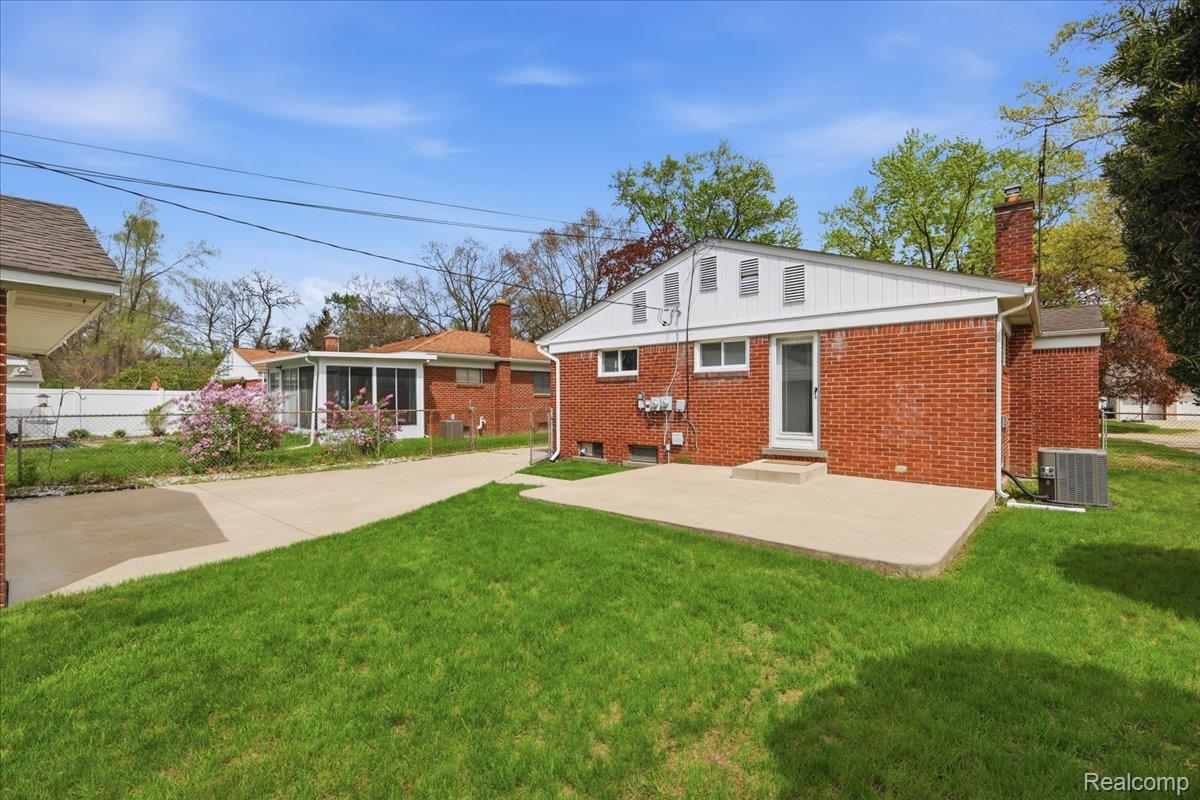 2915 Oliver Road
