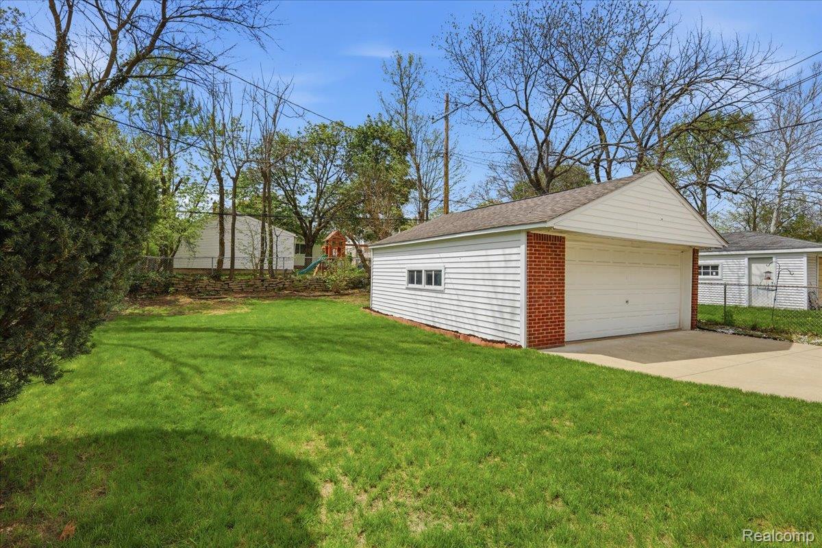 2915 Oliver Road