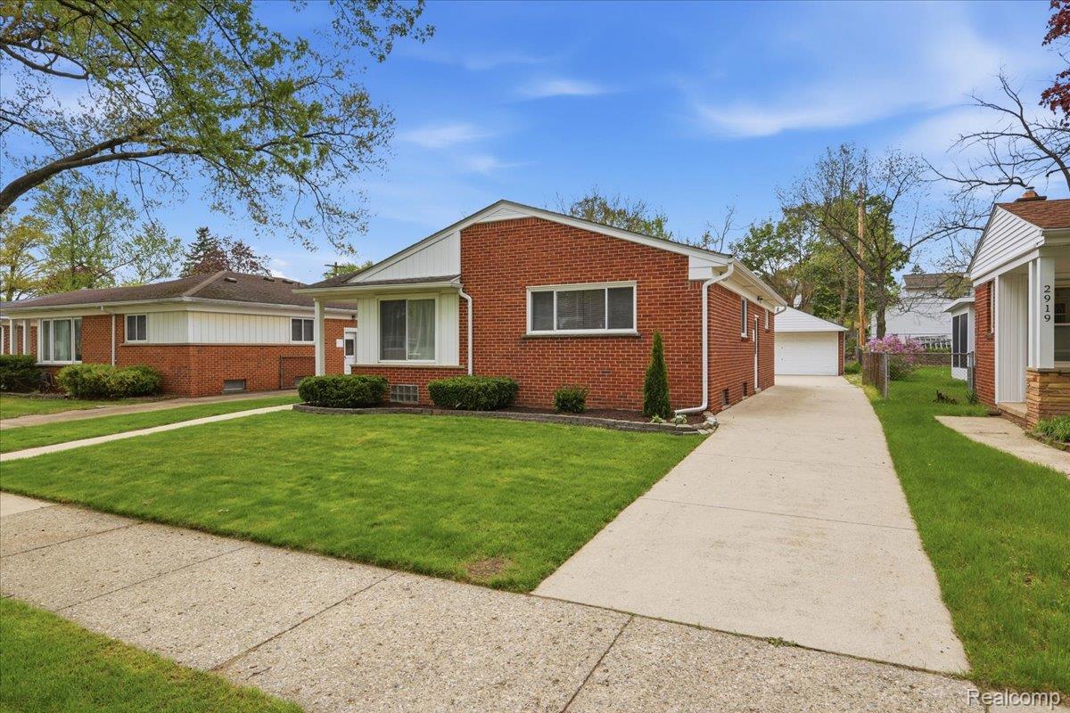 2915 Oliver Road