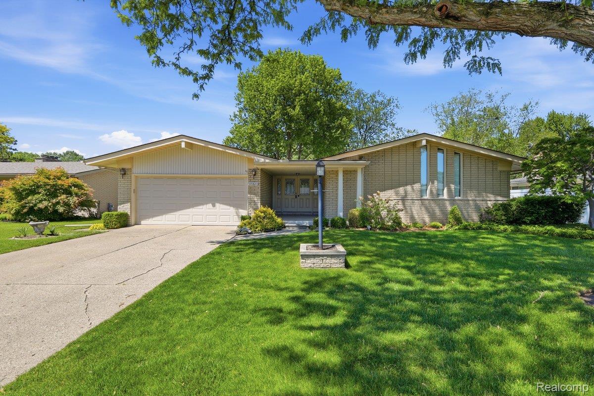 37807 Sarafina Drive