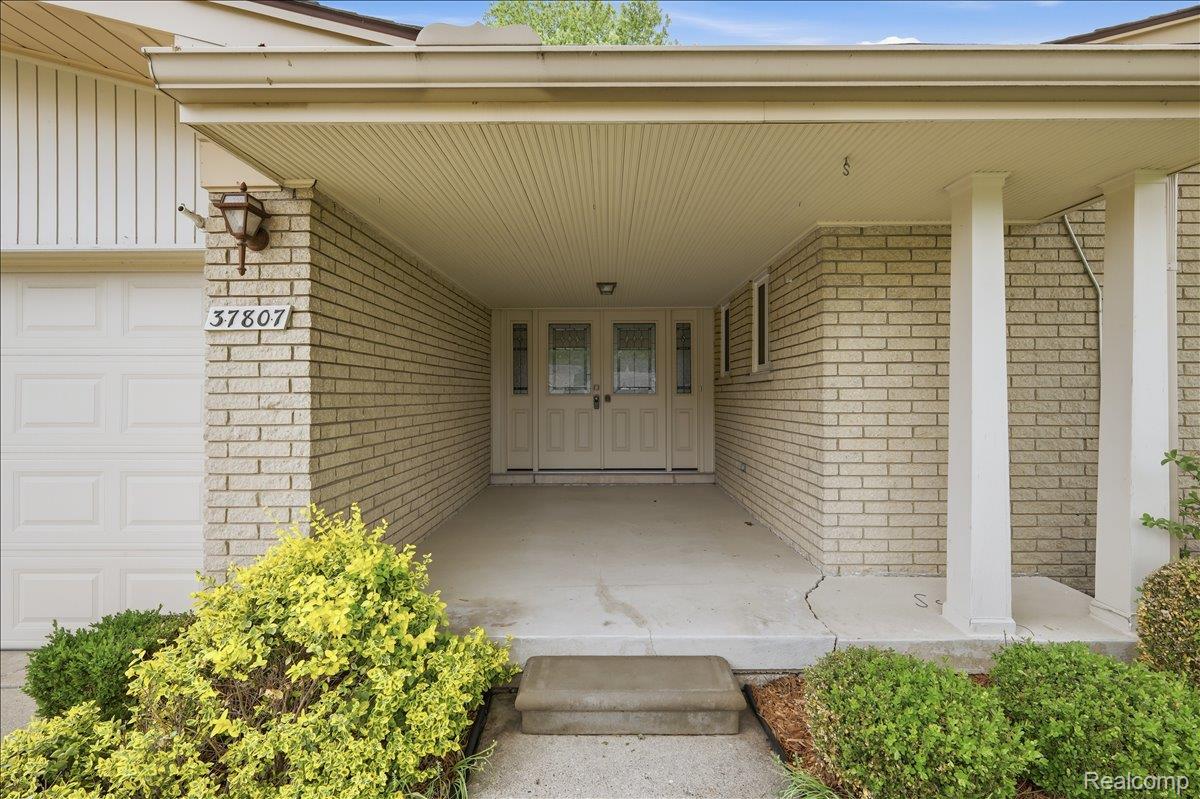 37807 Sarafina Drive