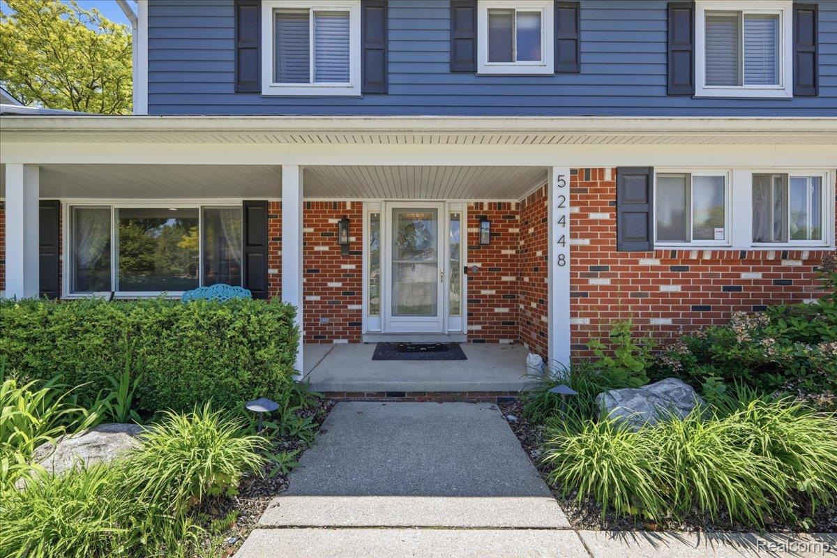 52448 Belle Arbor