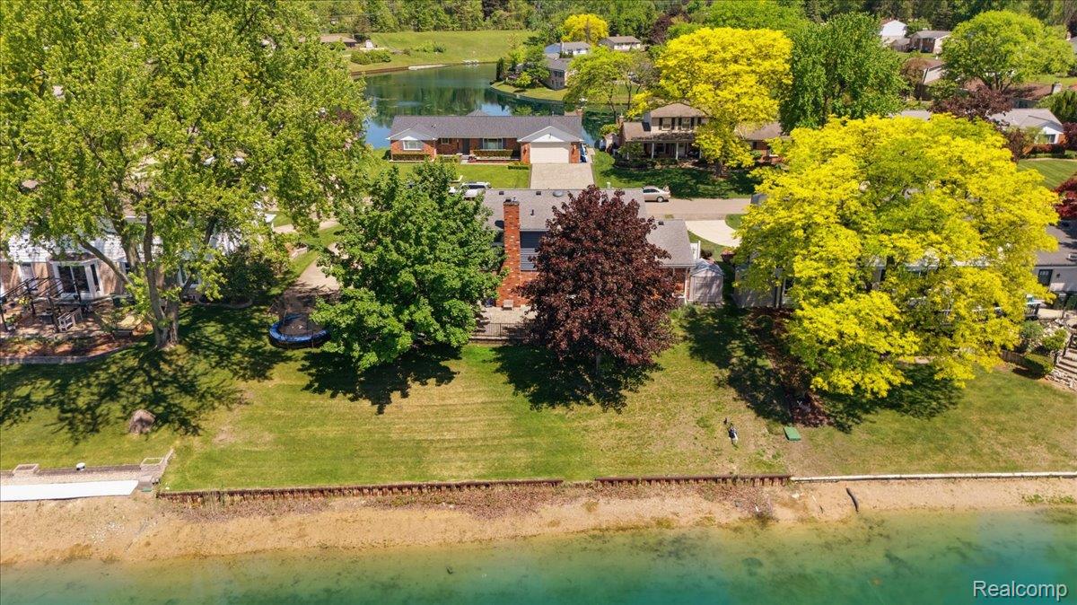 52448 Belle Arbor