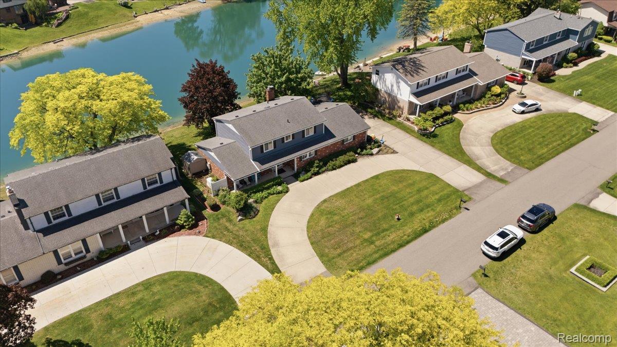 52448 Belle Arbor