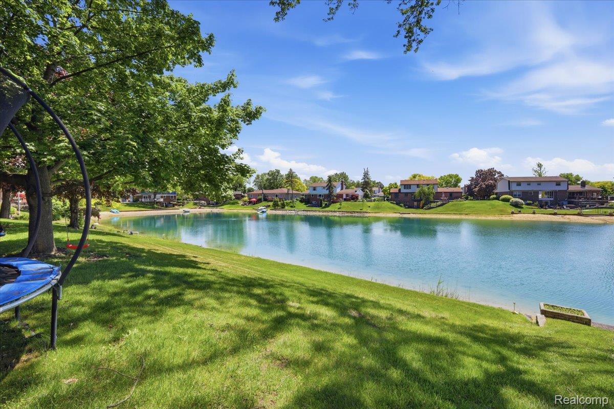 52448 Belle Arbor