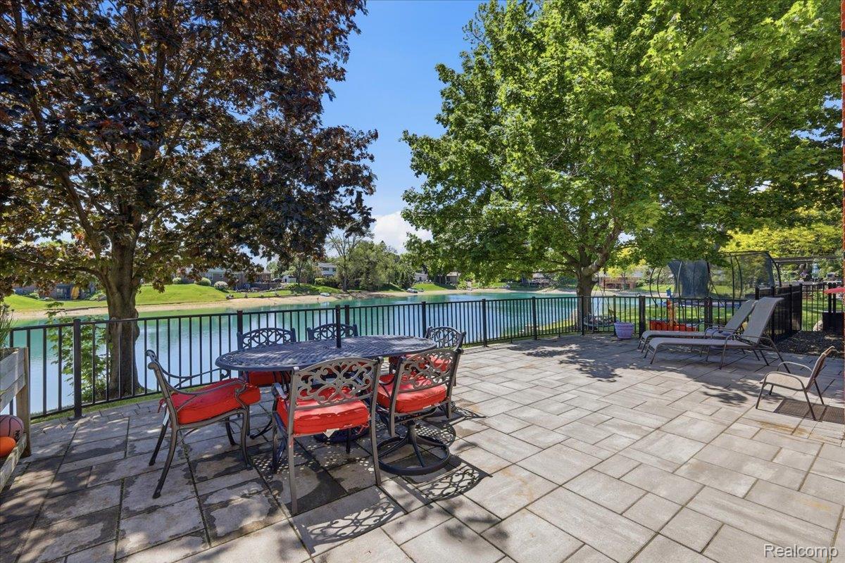 52448 Belle Arbor