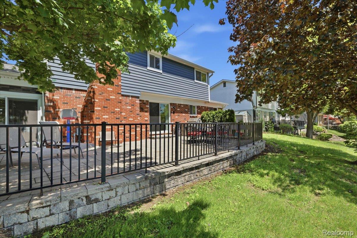 52448 Belle Arbor