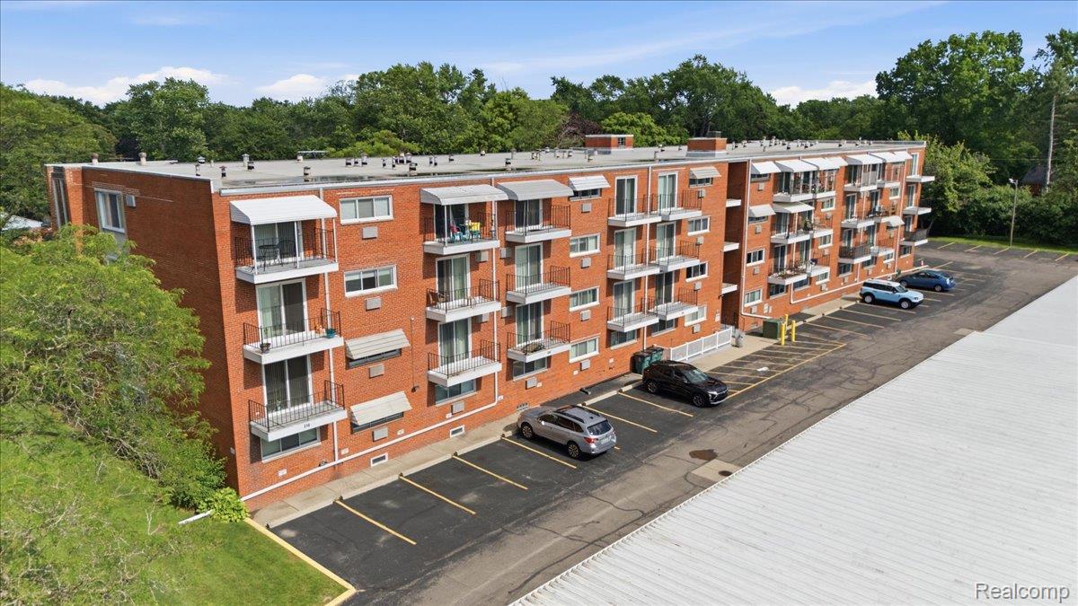 2915 W 13 Mile Road Unit: 308