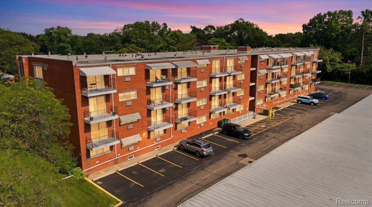 2915 W 13 Mile Road Unit: 308