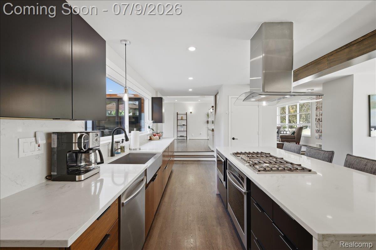 423 S Cranbrook Cross Road