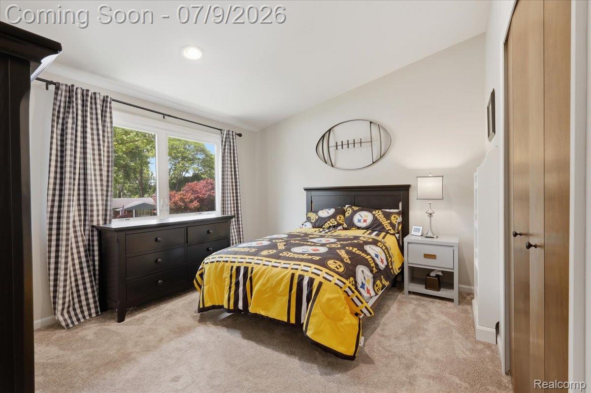 423 S Cranbrook Cross Road