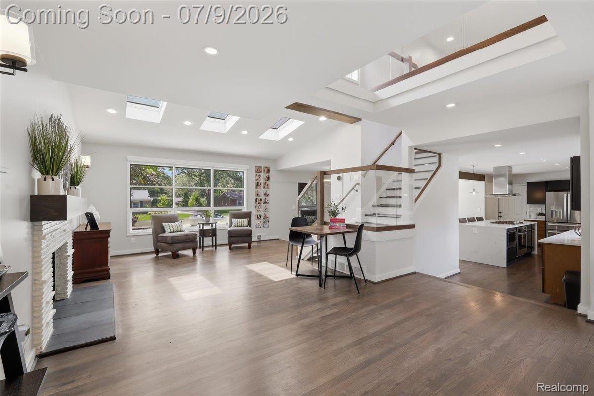 423 S Cranbrook Cross Road