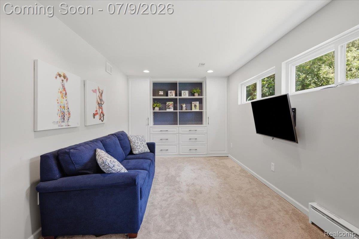 423 S Cranbrook Cross Road